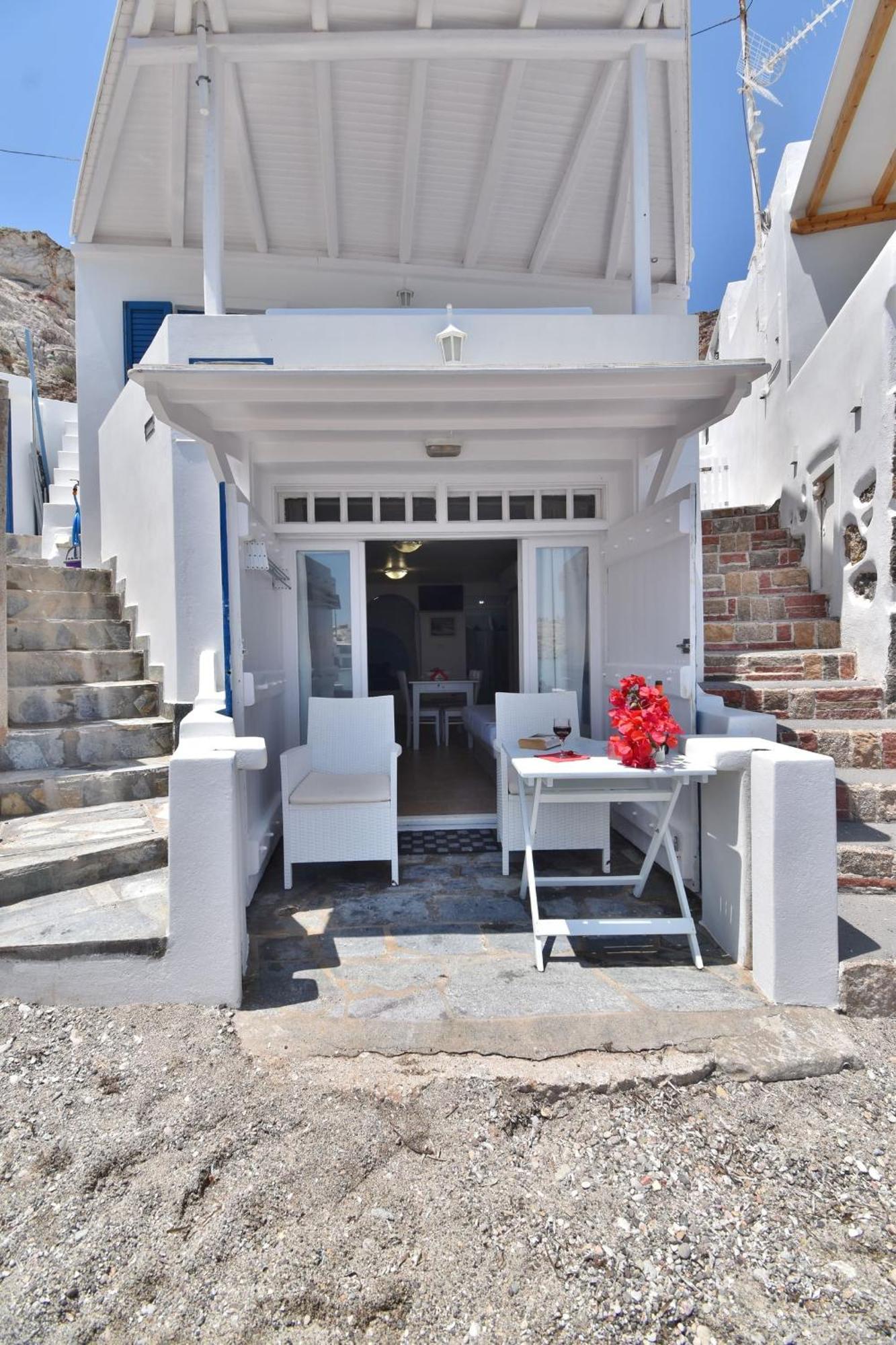 Blue Mare Apartments On The Beach Firopotamos Værelse billede