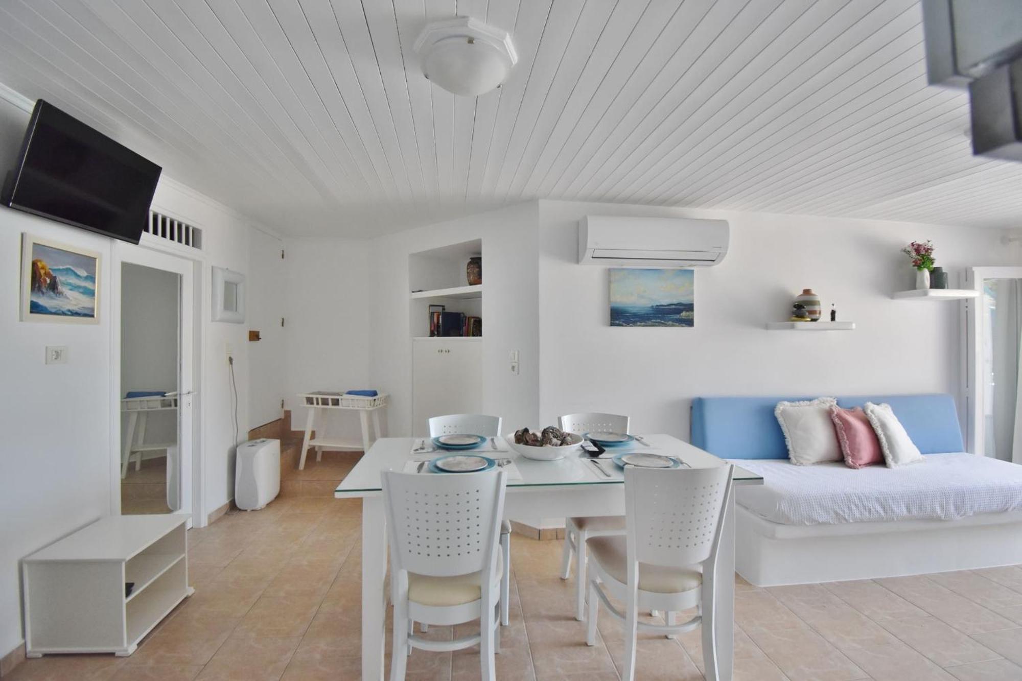 Blue Mare Apartments On The Beach Firopotamos Værelse billede