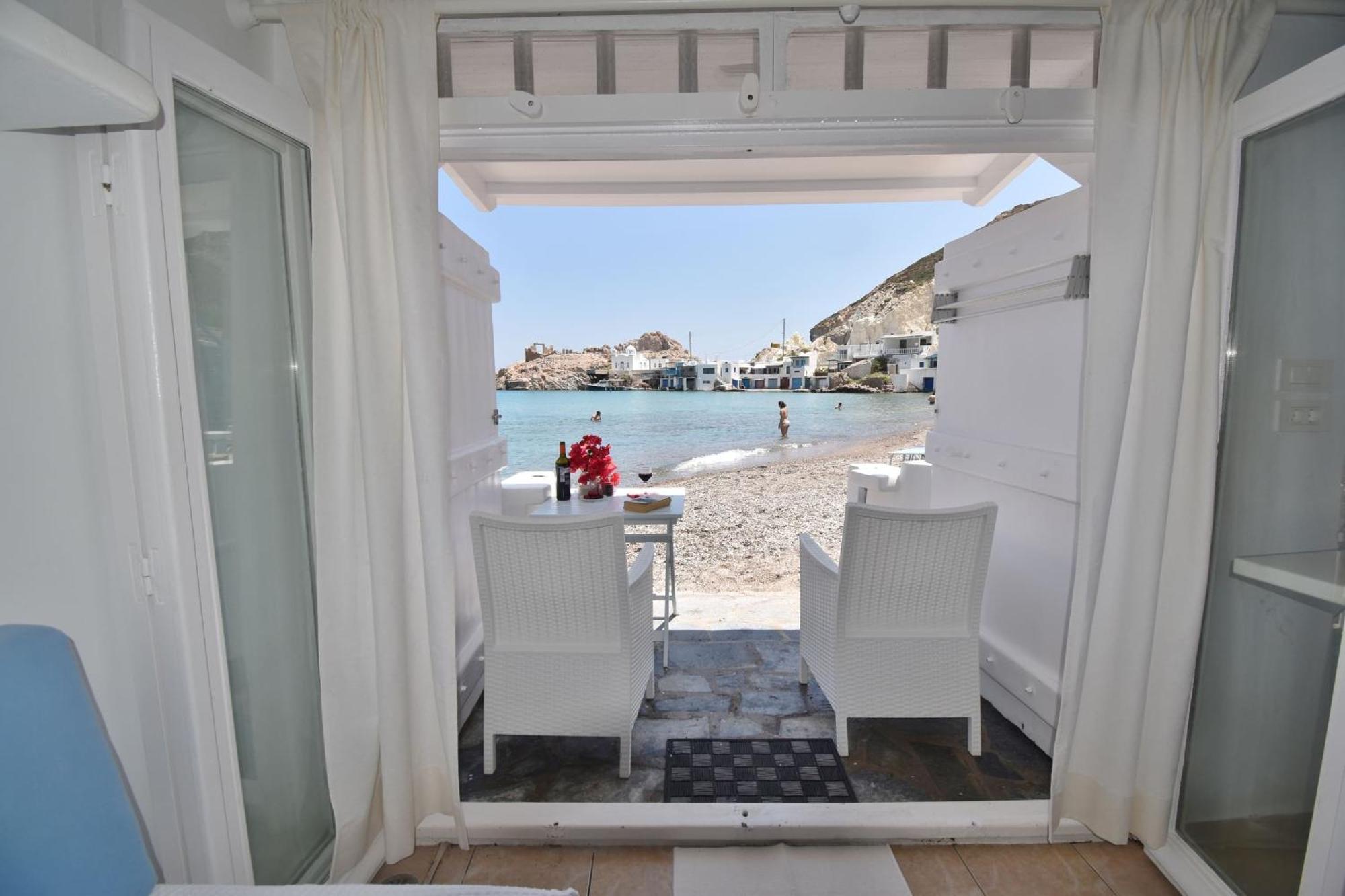 Blue Mare Apartments On The Beach Firopotamos Værelse billede