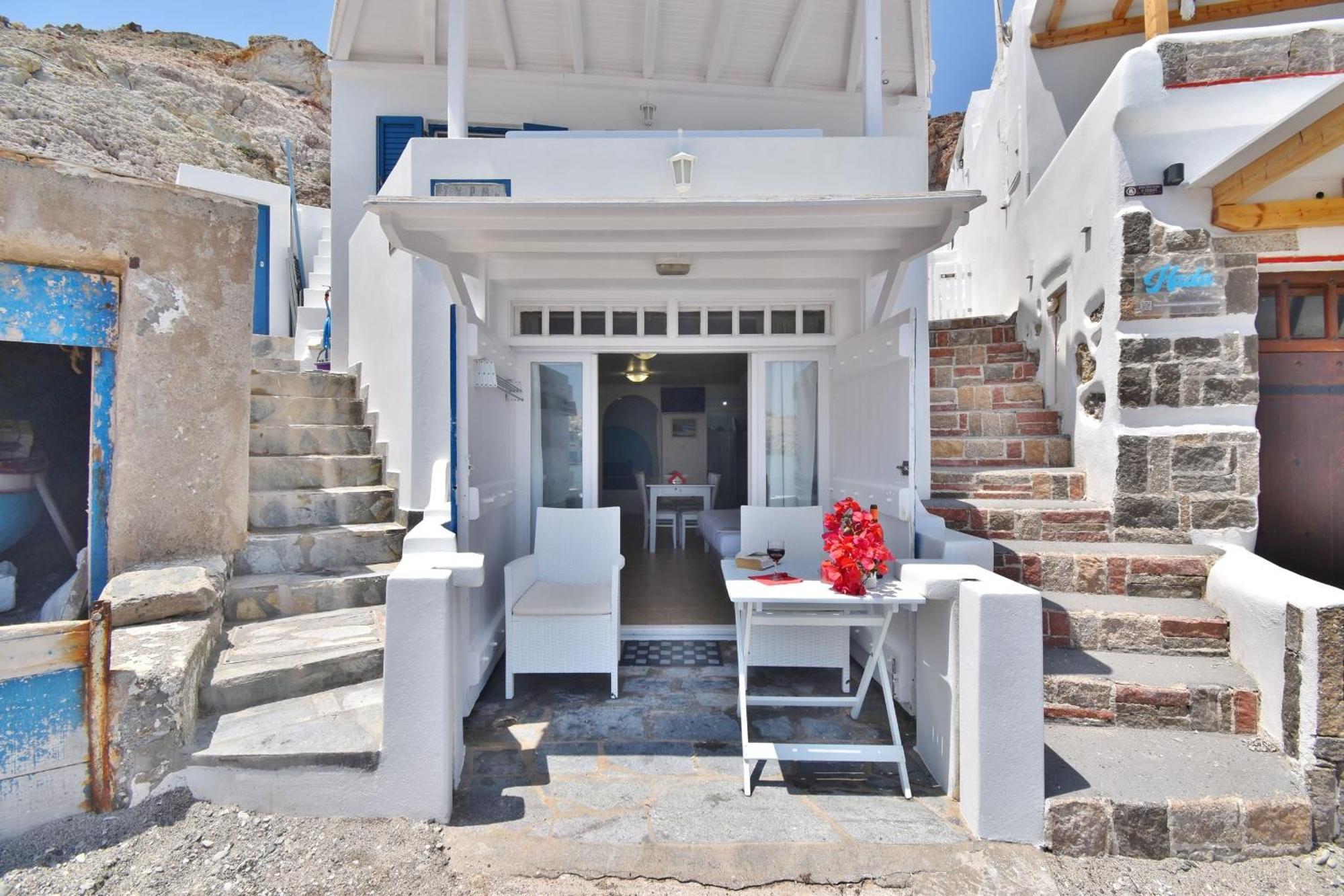 Blue Mare Apartments On The Beach Firopotamos Værelse billede