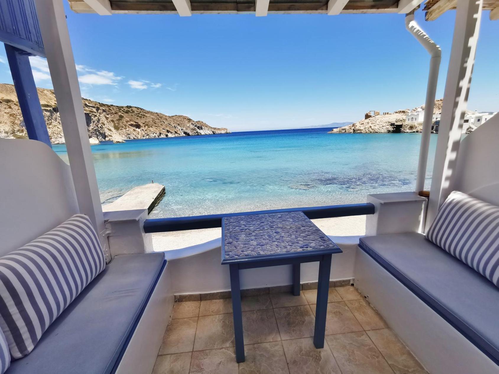 Blue Mare Apartments On The Beach Firopotamos Værelse billede