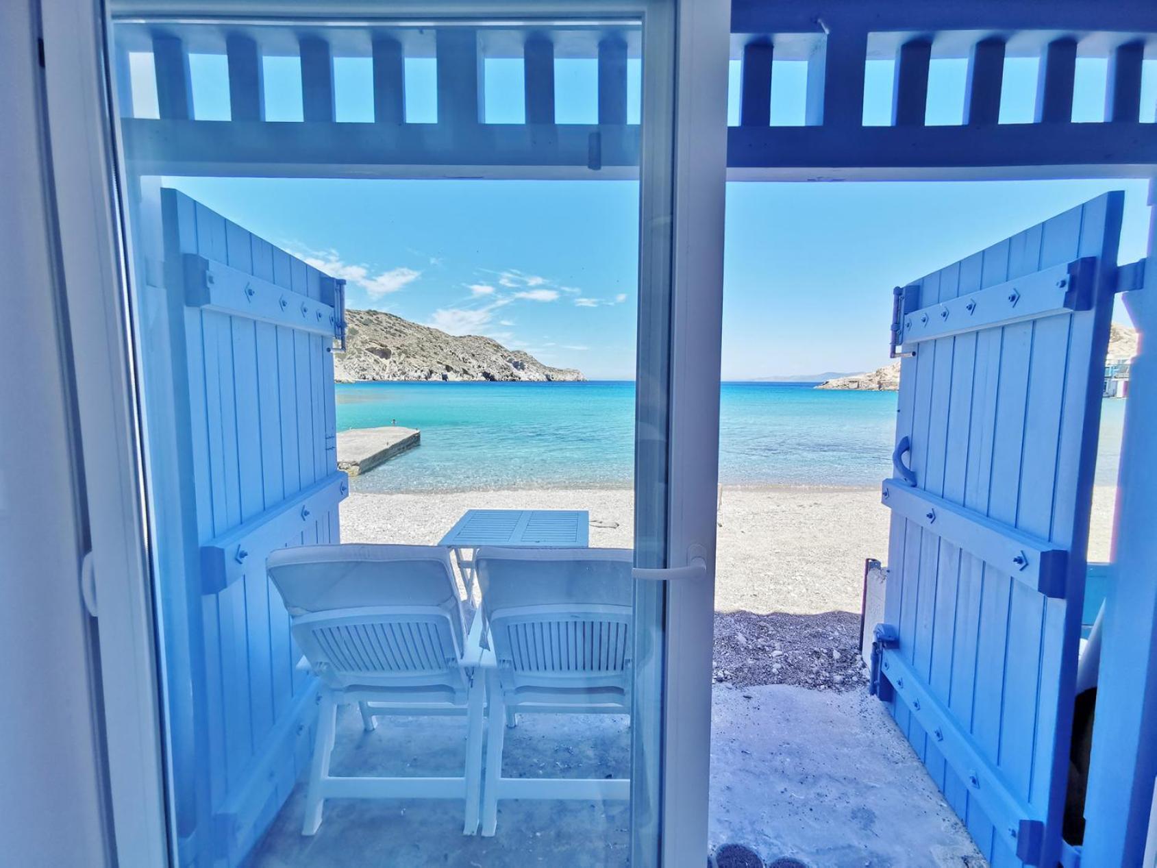 Blue Mare Apartments On The Beach Firopotamos Værelse billede