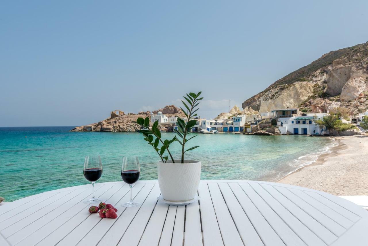 Blue Mare Apartments On The Beach Firopotamos Eksteriør billede