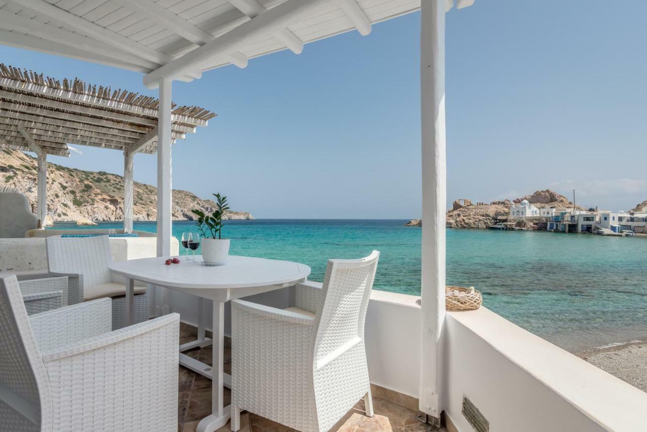 Blue Mare Apartments On The Beach Firopotamos Eksteriør billede